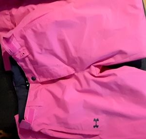 NWOT,Girls Under Armour brand SnowPants